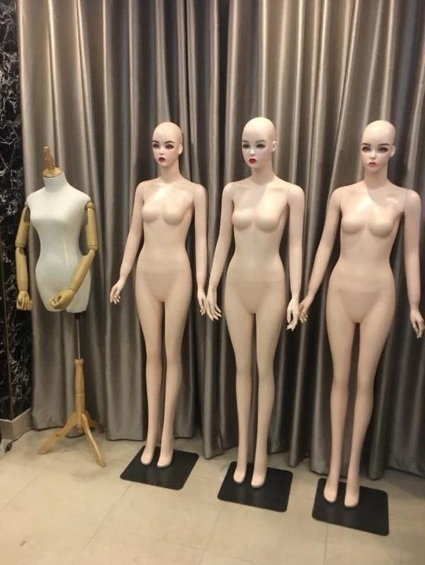 Manocanh môi chu cao cấp ko tóc